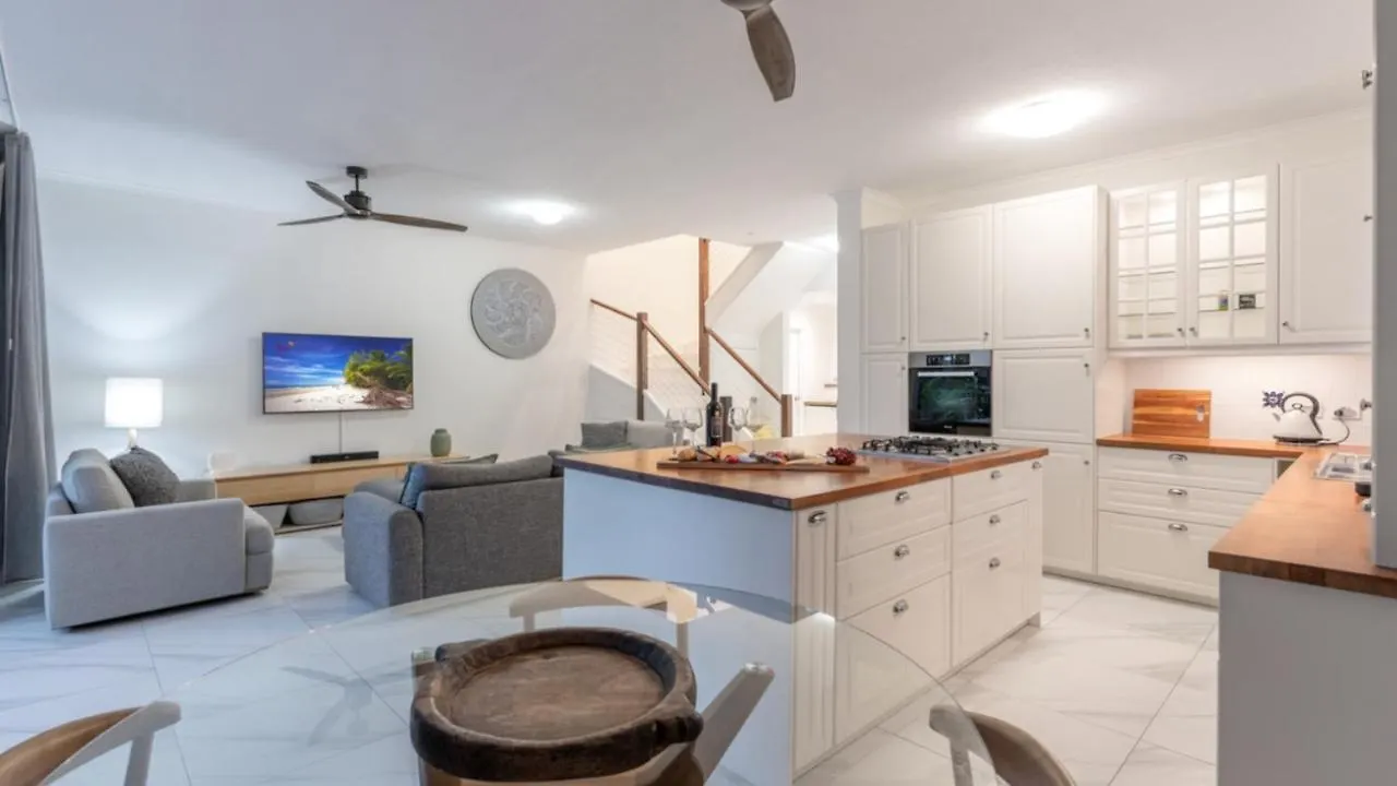 Yaringa 5 Port Douglas